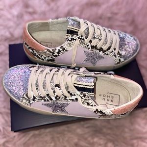 Star Sneakers!  6 1/2